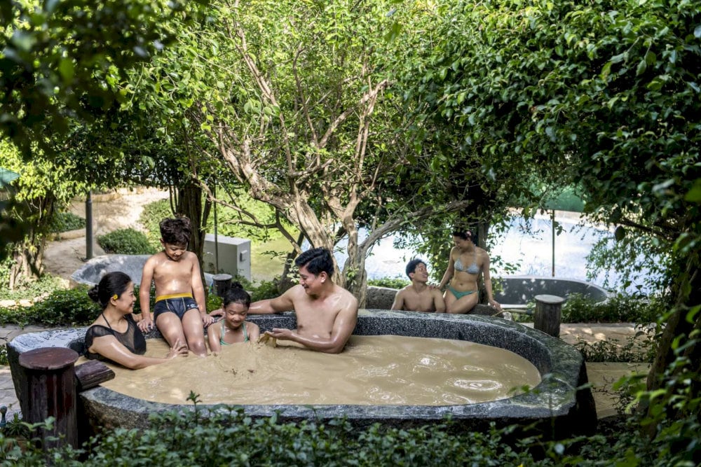 The mud bath therapy on Hon Tam helps your body relax and your skin rejuvenate after outdoor adventures